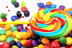 搞笑段子：邻居打孩子，这小子把试卷分数42分改成了94.2分图片