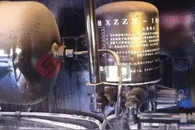 每日维修保养小知识-下车气路干燥器罐什么时候换？图片