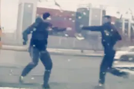 路怒狂魔发病瞬间，他们真的好可怕！惹不起也躲不起！图片