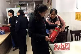 90女孩黄雅雅 从“黄毛小丫头”到消防宣传大使图片