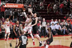 10连胜！火箭狂胜公牛，戈登8记三分，周琦出场图片