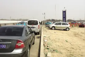 冥币“神似”人民币 图案水印全都有图片