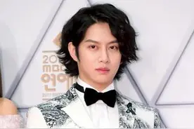 SJ金希澈因健康问题 无缘专辑回归的舞台活动图片