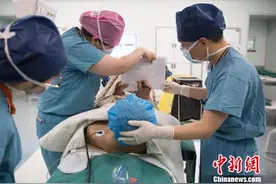 探访麻醉医生的日常：“打一针”背后的十年修炼图片