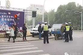 宜兴人注意了！电轿、电三轮无"证"上路将遭罚！图片