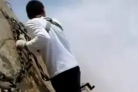 这条世界最危险的华山长空栈道，给多少钱我都不敢上！图片