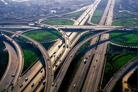 为啥车子上高速还要限制速度，原来这才是最主要的因素图片