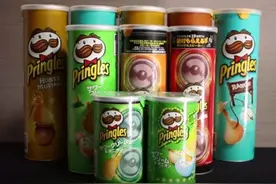 筒装薯片吃完后别把薯片筒扔了，它还可以变成一个特别的灯罩图片