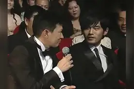 张家辉用普通话采访周杰伦，周杰伦：你还是用广东话吧！视频封面