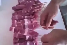 两分钟做36串烧烤牛肉串，这种方法真是太好用了