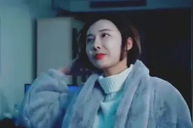 帅哥问美女身上什么味道这么香！旁边的小伙回复能让我笑一年