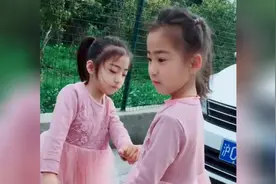 6岁双胞胎早产女儿，同一天出生的姐妹，命运却不相同，看了心疼视频封面