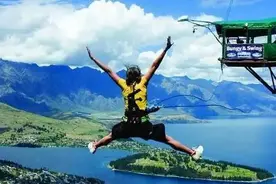 生活不够刺激？一起蹦极吧图片