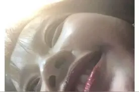 微博晒老婆孙怡丑照，董子健，你的膝盖还好吗？图片
