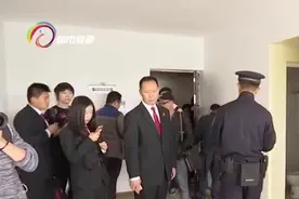 住公租房不交租金 法院强制腾房视频封面