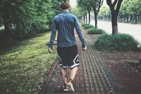 蒋劲夫晒运动照 长期运动让他肌肉线条清晰完美图片