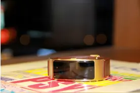 可以戴在耳朵上的智能手环，华为手环B3评测图片