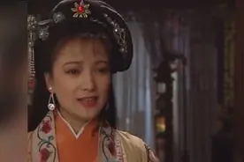 与许亚军和平离婚后，原来何晴嫁给了这男人，儿子才是最帅星二代视频封面