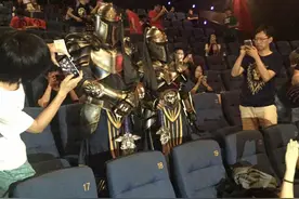 魔兽电影WOWER秀 暴风城皇家卫兵镇楼图片