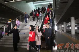 清明假期西成高铁每天加开20趟高铁 北客站共发送旅客76.9万人图片