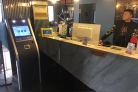 没带身份证不能在网吧上网？在武汉“刷脸”就行图片