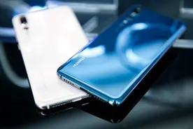 后置莱卡三摄镜头 华为发布主打摄影功能的国行版P20手机图片