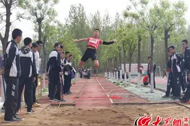 博兴二中举办春季阳光体育健身运动会 两千余人参加图片