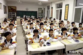 唐山友谊中学：让书法艺术常驻校园图片