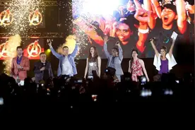 “复仇者联盟”粉丝会 钢铁人奇异博士大斗魅力图片