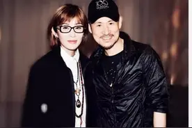 张敏晒与张学友罕见同框照 50岁的她青涩依旧图片