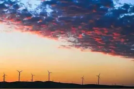 许巍，一个人站在歌声中图片