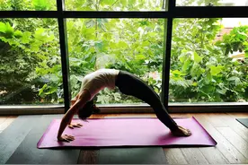 爱上瑜伽的May Wang图片