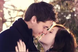 拥有一个帅男友是种什么体验，一言不合就要亲图片