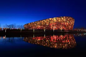 曼市德比取消的背后：年收入2亿的鸟巢维护不起那块草皮？图片