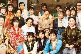 红楼一梦三十年，那些珍贵的全家福！最后一张团聚依旧，独少一人图片