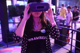 切克闹，煎饼果子来一套 VR网红CJ打什么手势语图片