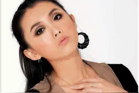 巧用化妆手法和肿眼泡说再见！图片