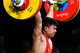 奥运举重选手最多能举起多大重量？图片