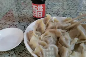 黑龙江饺子馆，一两6个，三种馅料各要了一两！