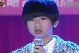 蔡徐坤13岁选秀视频！唱林俊杰的歌活力十足，朗诵也很棒！太萌！