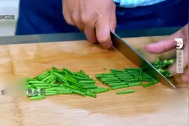 万万没有想到常吃的韭菜花竟然含有“毒药”，看看你就明白了