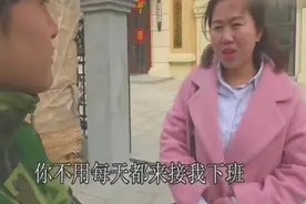 农民工小伙直接把富二代比下去赢得美女做老婆，美女做法感动人