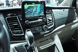 这个货车可以只有C2驾照的你也可以板砖了！2018款进口福特mpv视频封面