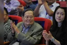 翁帆父亲翁云光表态：女儿婚姻是光荣的牺牲，叫女婿“杨教授”视频封面