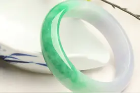 翡翠“水中保养法”，合理吗？图片