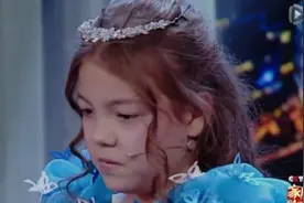 中英混血儿考试英语不及格，满嘴跑着大连话，笑喷了！视频封面