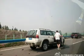 郑少洛高速新密西方向多车追尾 注意避让图片