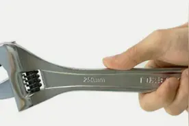 史上最牛的扳手——V型全能自紧扳手图片