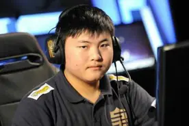 RNG UZI韩服轮子妈领衔100刀 无奈队友太崩图片