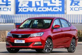 长安悦翔V7为何国人那么爱它、原因竟是不贵！图片